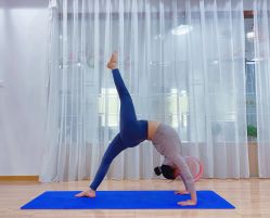 -亚太瑜伽普拉提学院