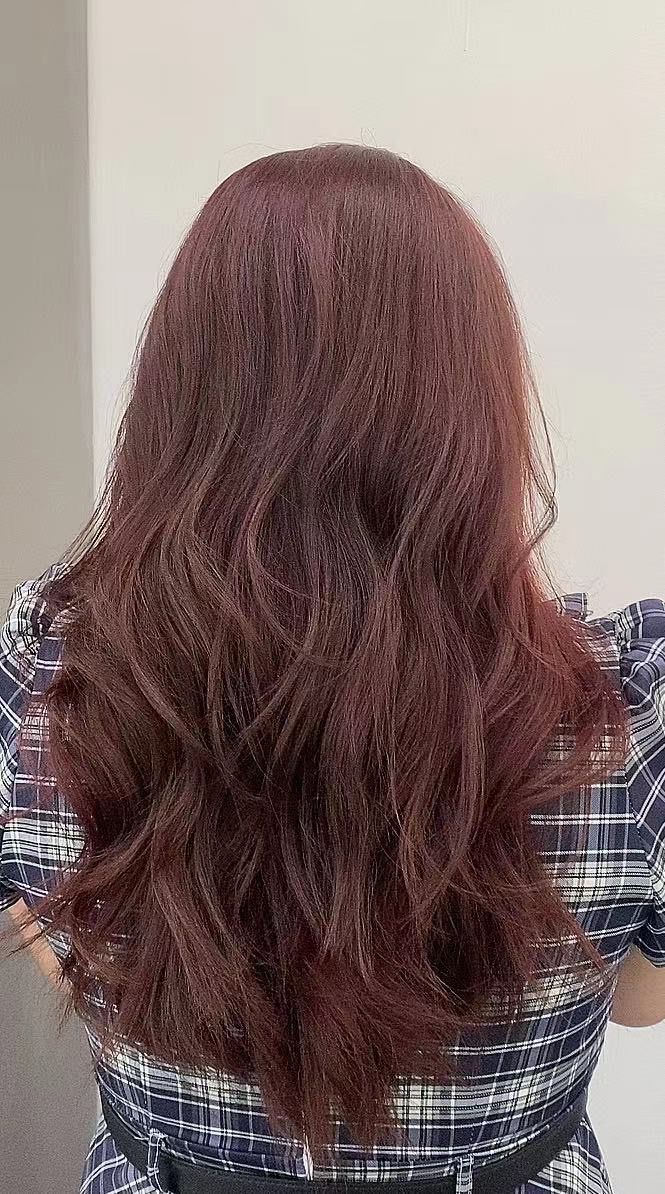 甜
搭配卷发,长发,短发都能随便驾驭哦#显白发色推荐 #重庆江北染发