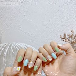 -花岐款式专研健康美甲沙龙