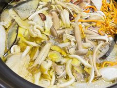 -菌之家·专业纯野生菌火锅·特色炒菌