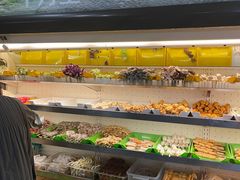 自助取餐区-万记麻辣烫国展总店