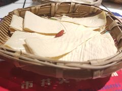 -喜悦小串丹东小黄牛海鲜烧烤大排档(民主广场店)