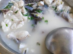 -雪湖煜辰鱼头老店(雪野湖店)