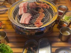 -叽叽扎扎烤肉场(生态城万达店)