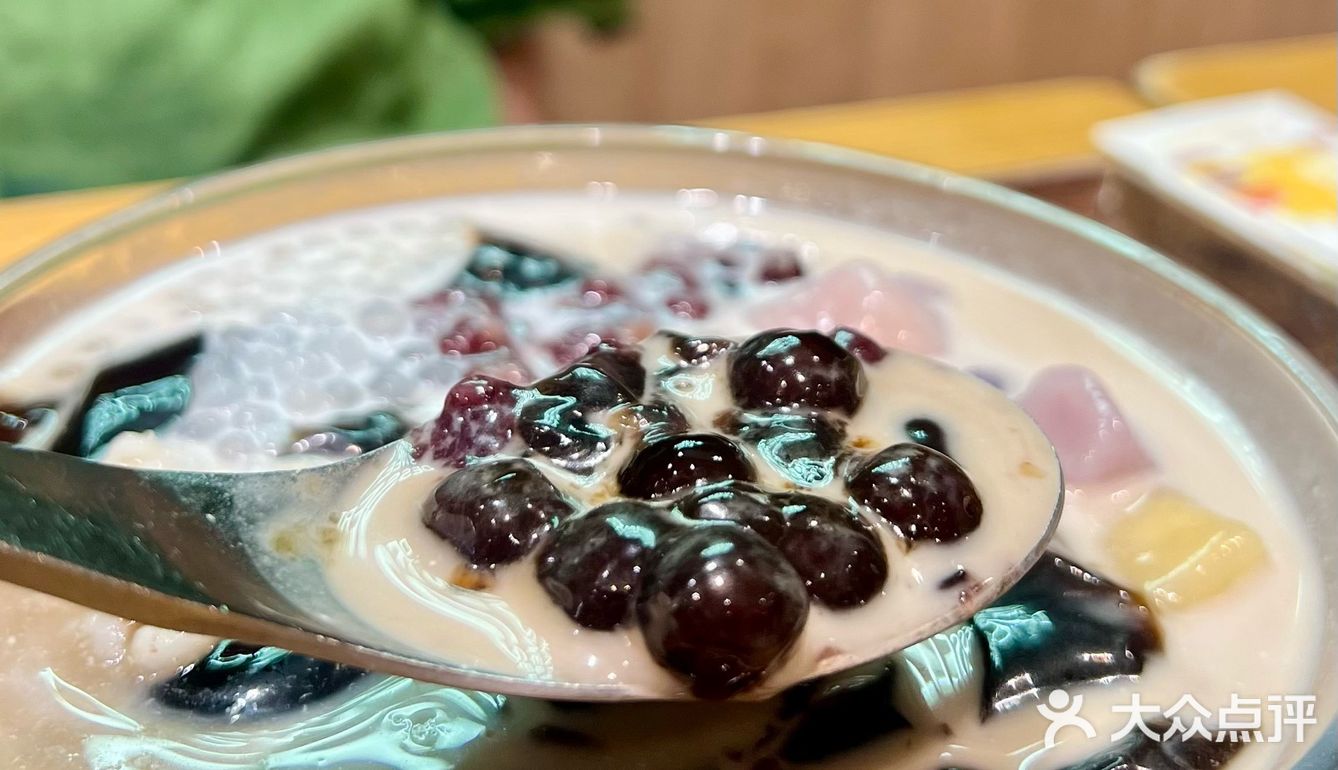 码住！！香港铜锣湾出现巨型冰沙啦！！