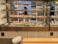 面包甜点陈列柜-晓沸牛肉海鲜小火锅(白湖亭万达广场店)