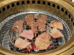 -山川小町·极番烧肉(新地假日广场店)