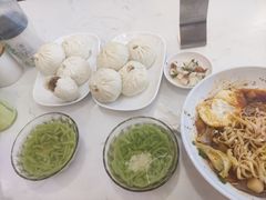 -李与白包子铺(桐梓林店)