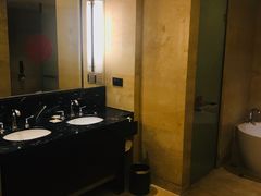 -成都保利公园皇冠假日酒店(熊猫基地店)