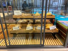 -顶东面包花园·生日蛋糕(世博店)