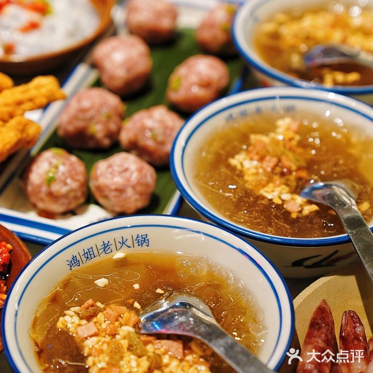 这个姐厉害了，鸿姐杭州首店就在西湖边边