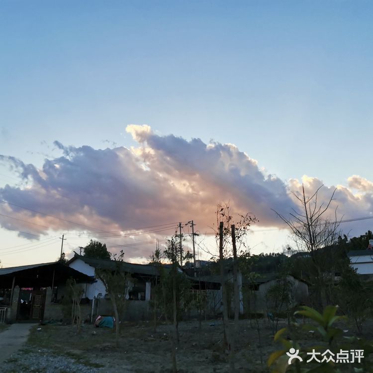 地理位置：图一 滨河公园