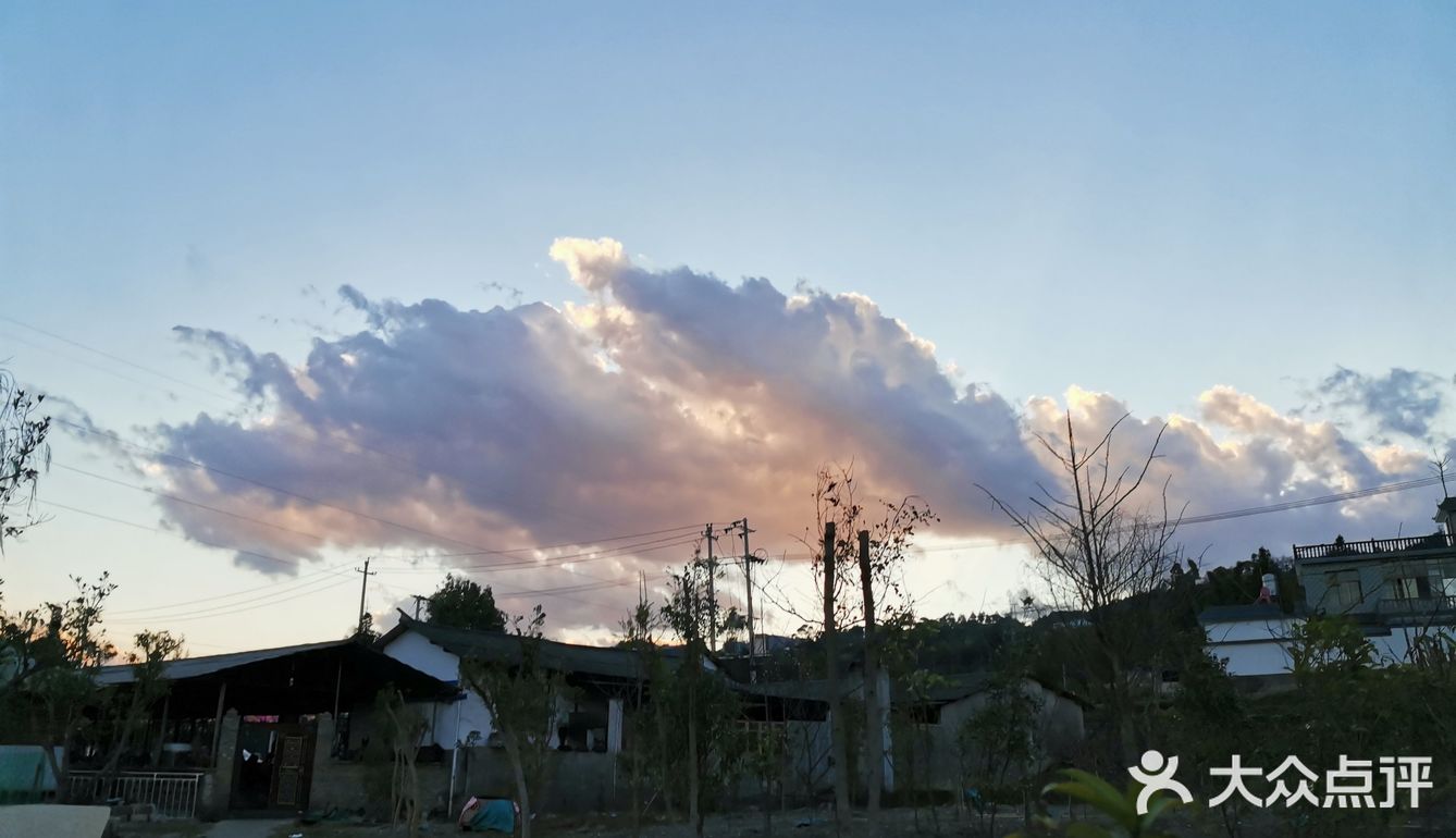 地理位置：图一 滨河公园