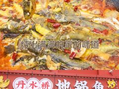 -丹水桥地锅鱼·翘嘴鲌·地方特色全鱼宴(丹江口大坝店)