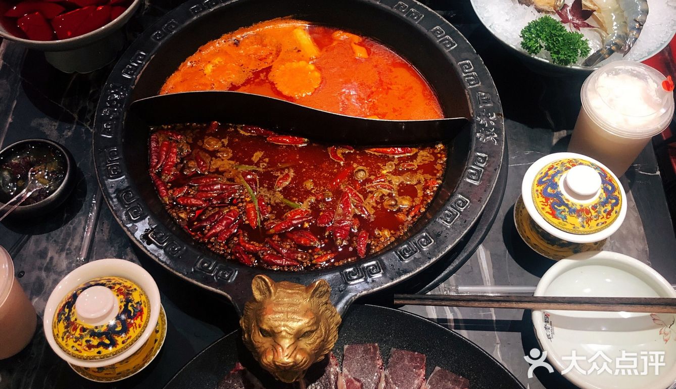 甄选鲜活高级食材｜重庆火锅吃出米其林感觉