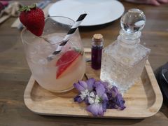 -FLOVIE FLORIST CAFE