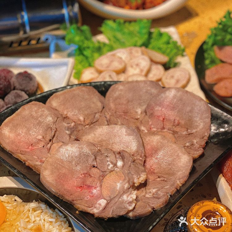 据说打工人都爱这家烤肉，口味棒，服务好
