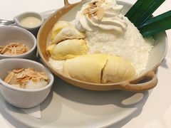 榴莲雪冰-Cheevit Cheeva(Sirimangkalajarn)