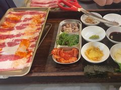 -围炉肉舍•炭烤活鳗•丹东海鲜烤肉(步行街店)