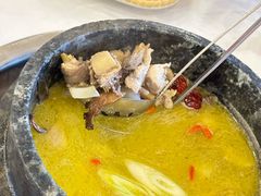-鲁朗纳麦石锅鸡庄园