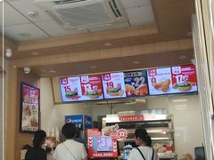 大堂-华莱士·炸鸡汉堡(绍兴世茂店)