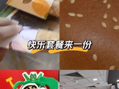 -麦当劳(卫星广场店)