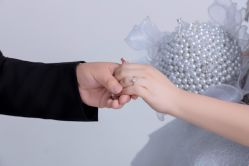 -都市丽人婚纱摄影