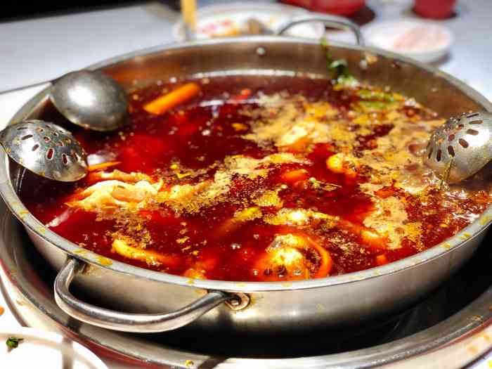 蜀滋香鲜鱼火锅(羊犀店)-"每次路过门口都是排排坐,坐满了排队的人.