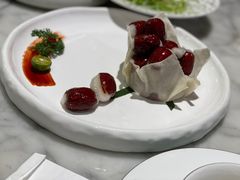 红衣少女-蝶园·装修中(BFC外滩金融中心店)