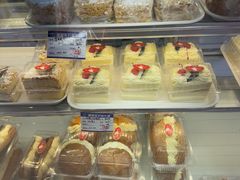 -白玉兰食品甜凤店(合生汇店)
