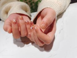 -孔雀手美甲美睫护理