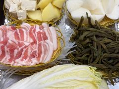 -屯老二农家铁锅炖·行业领军者(梅江店)