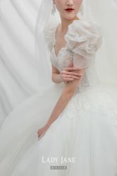 -Lady  Jane高端婚纱礼服馆