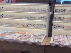 -爱视眸Eyeblling眼镜·依视路·蔡司镜片折扣店(百联南方商城购物中心)