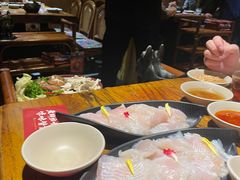 -老牌坊云南鱼豆花火锅(爱建店)