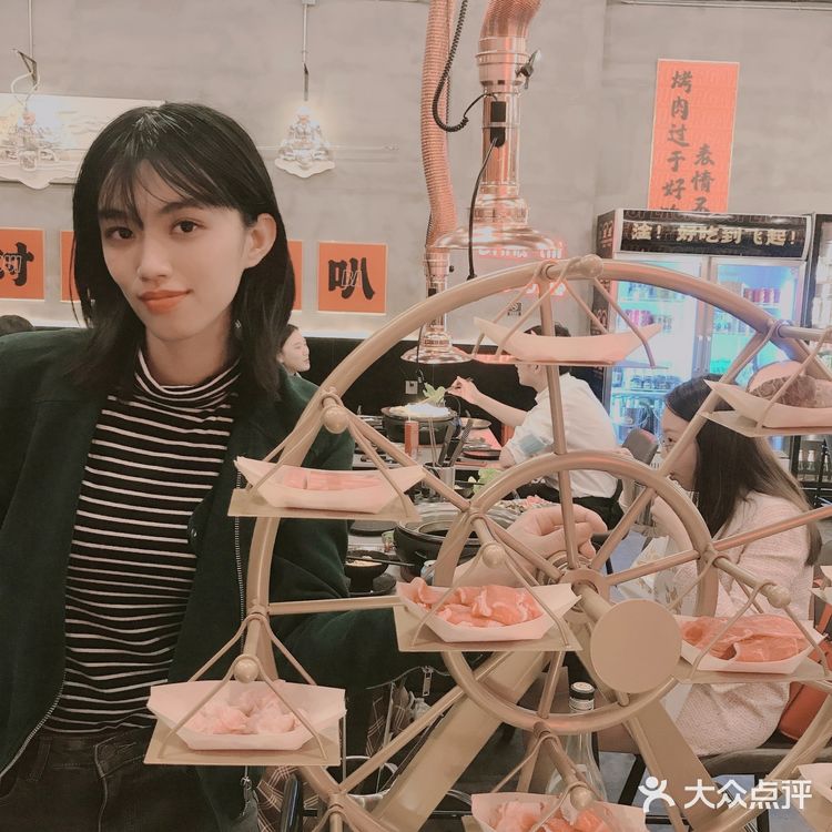 喝酒吃肉开心快乐[加油]