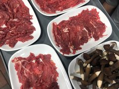 -聚鲜港（五洞）牛肉自选火锅