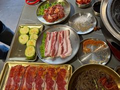 -围炉肉舍丹东海鲜烤肉·烤活鳗(步行街店)