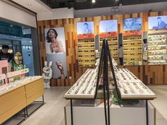 -LOOK眼镜·蔡司依视路配镜(宝山万达店)