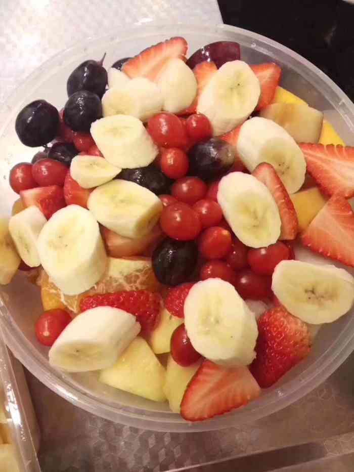 打分 购买了水果帮你切好一大盘,还不错的很新鲜.