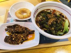 辣椒小鲜肉米粉-呷佬·长沙手工米粉(金沙江路店)