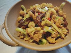 -八府香鸭·啫啫煲(华山路店)