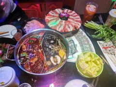 -唯爱KTV聚会餐厅(仙林东城汇店)
