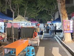 -吴山路夜市