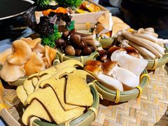 -慢丽江·云南野生菌土鸡锅(付家庄店)
