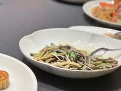香菜白烧现划鳝丝-Yan Ting 宴庭中餐厅(上海静安瑞吉酒店)
