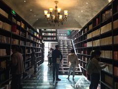 -钟书阁(松江泰晤士小镇店)