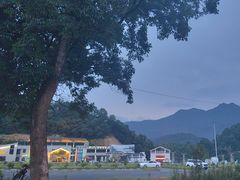 -燕子河大峡谷天坑仙境