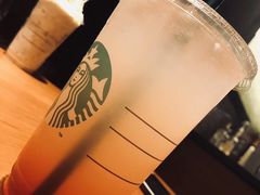-星巴克臻选(上海虹桥新天地三店)