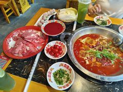 -憨孃孃·重庆老火锅(红山黑金店)